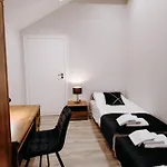 Chrobrego 10 דירה *